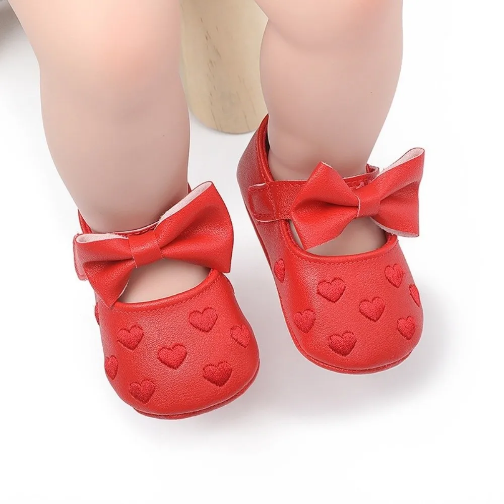 

Non-slip Leather Baby Shoes Love Bow Soft Material Newborn First Walkers Breathable Multicolor Toddler Shoes Indoor Use