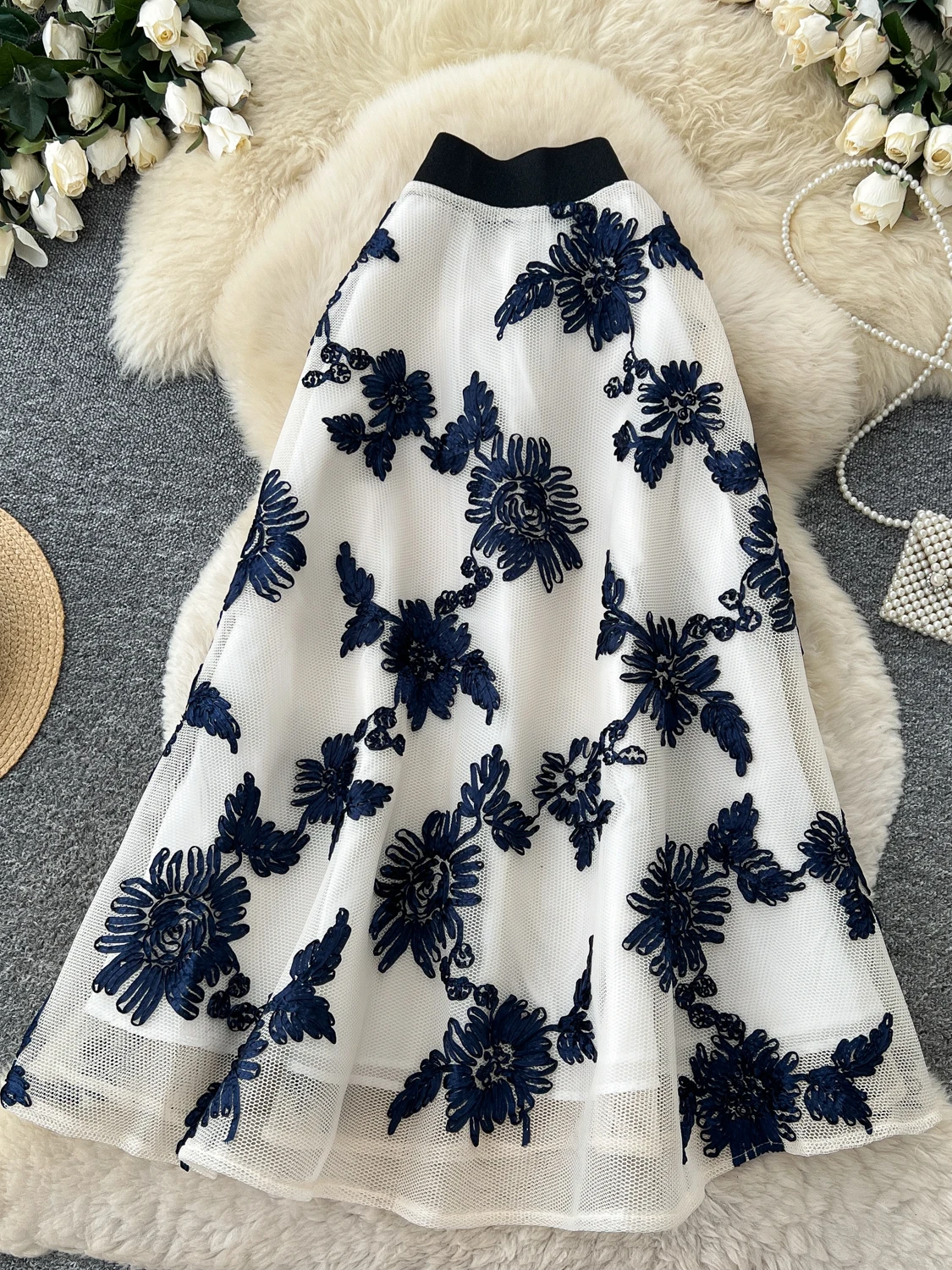 Elegant Embroidered Floral Net Half Skirt High Waist Slim A-Line Umbrella Skirt Commute Mid-Length Skirt Women's Fashion