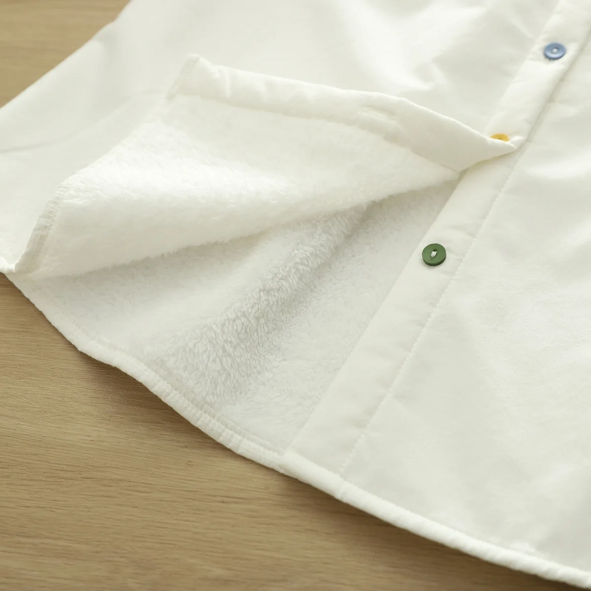 [Gotowy towar] Wysokiej jakości damska bluzka z czystej bawełny, koszula, odmładzająca, z haftem z kreskówkowymi naszywkami, kolorowe zapięcie, polarowe topy