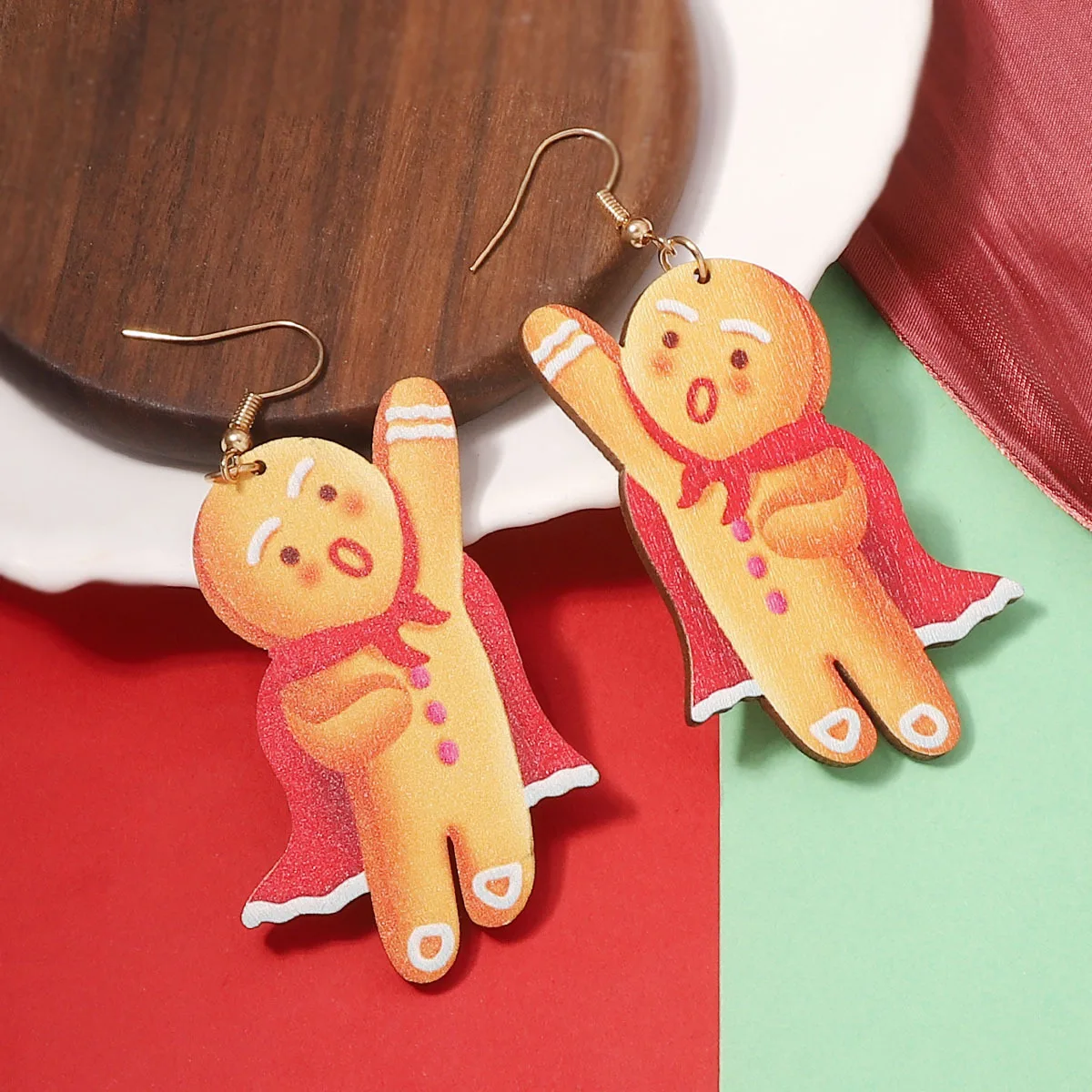 Christmas new painted wooden cute superman gingerbread human ear hook, fashionable and creative