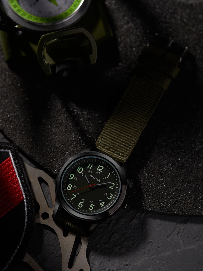 Unisex Watch for Men Women Luminous Dial Couple Simple Military Sports Quartz Watches Nylon Strap Wristwatch Army Green Clock