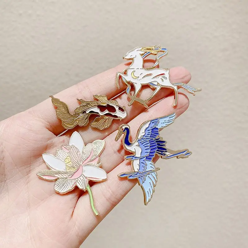 China-Chic Crane Divine Deer Brooch Vintage Metal Lotus Koi Emblem Men's Women's Clothing Personalized Creative Pin Accessories