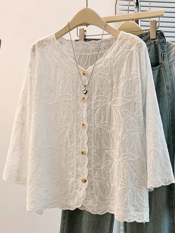 

Женская летняя рубашка больших размеров в корейском стиле с V-образным вырезом и вышивкой, свободная, модная, универсальная, дышащая, из хлопка, повседневная одежда, коллекция 2026