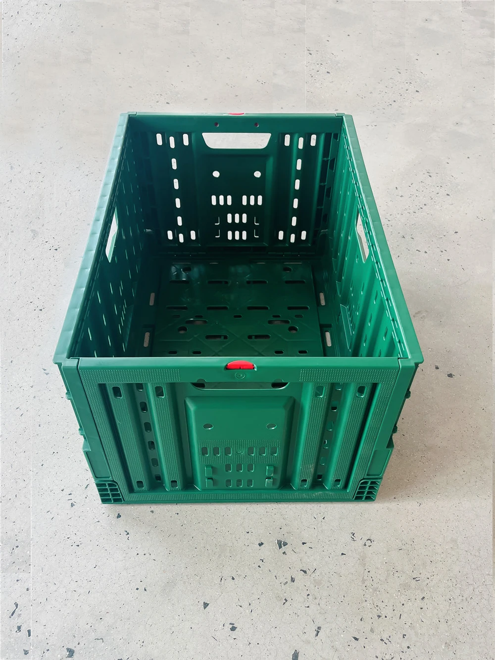 Großhandel grüne Farbe 23,6 x 15,7 x 11,8 Zoll Supermarkt wiederverwendbarer stapelbarer Obst- und Gemüse-Kunststoffkistenkorb für den Transport