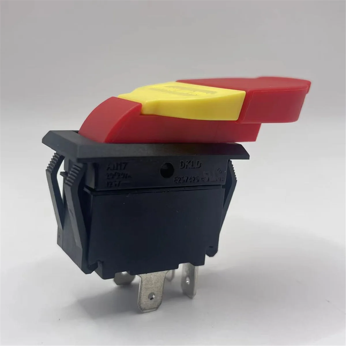 MLGB 125/250V 4 pines interruptor de botón electromagnético interruptores de llave apagados interruptores bipolares de un solo tiro HY18