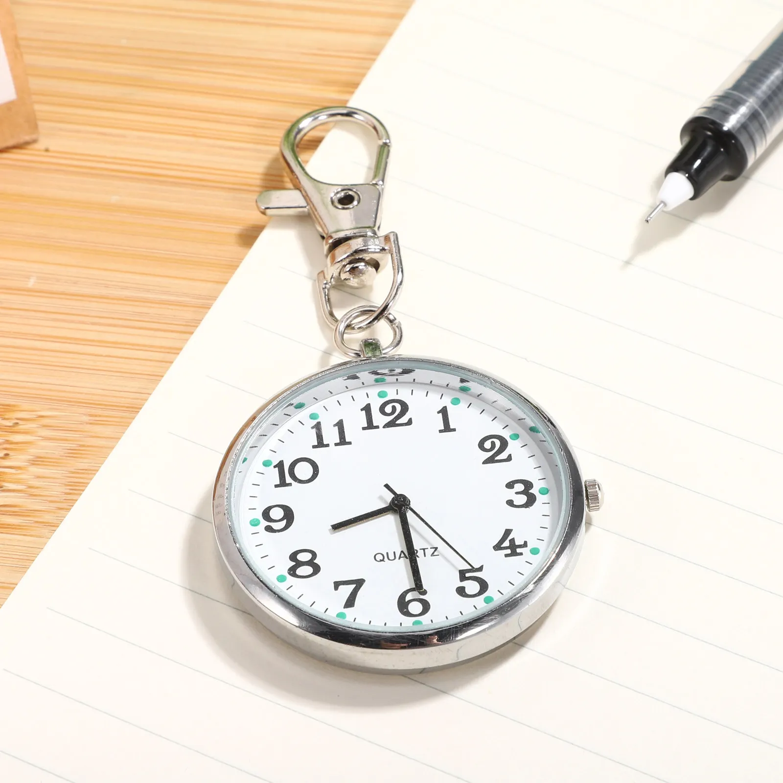 

Nurse Pocket Watch Hanging Metal Keychain Small Lightweight Portable Clip-on Watch for Doctors Nurses Nurse Watches for Women