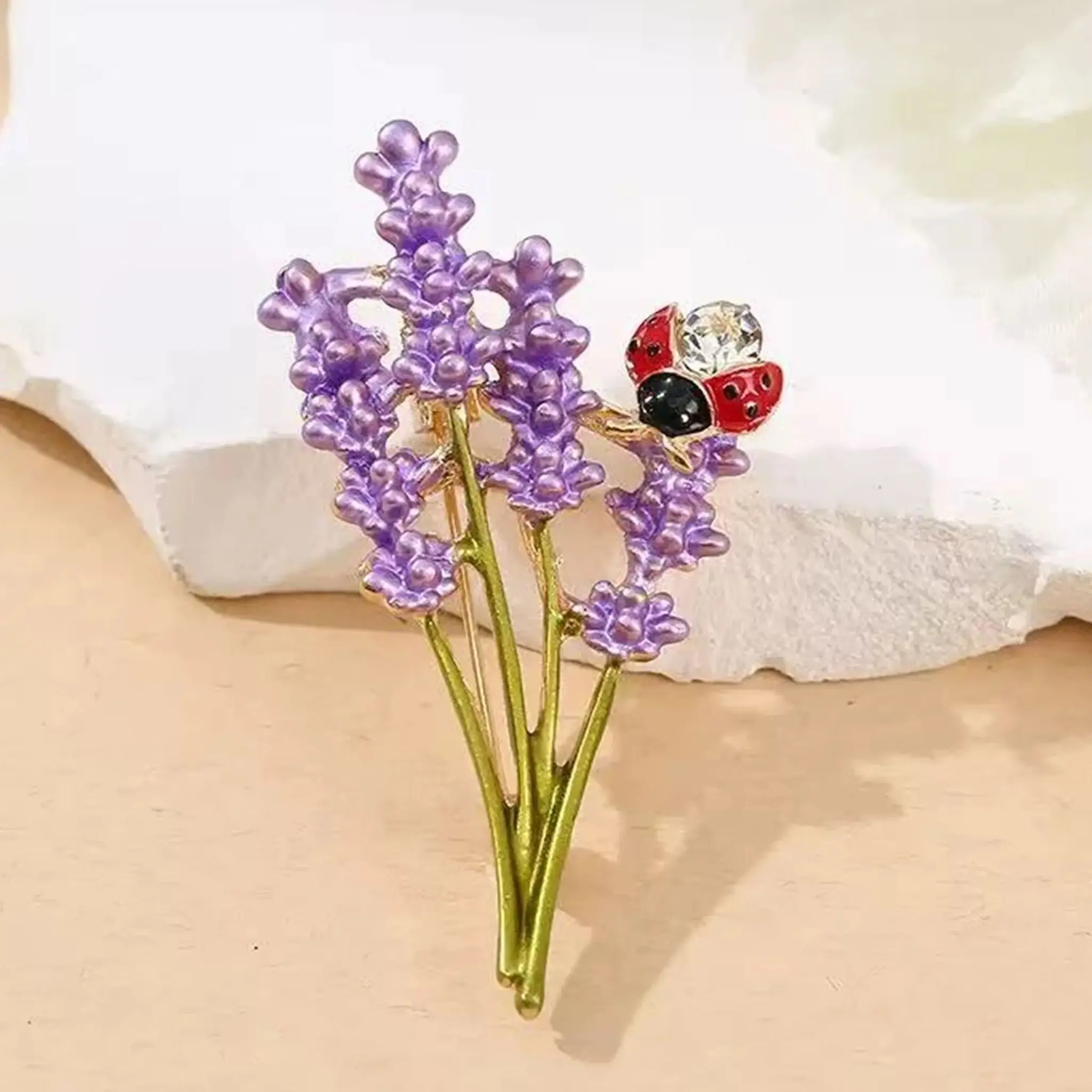 Broches clásicos esmaltados de lavanda para mujer, alfileres de flores con diamantes de imitación Unisex, insignias para oficina, fiesta, mochila, regalo, accesorios de joyería
