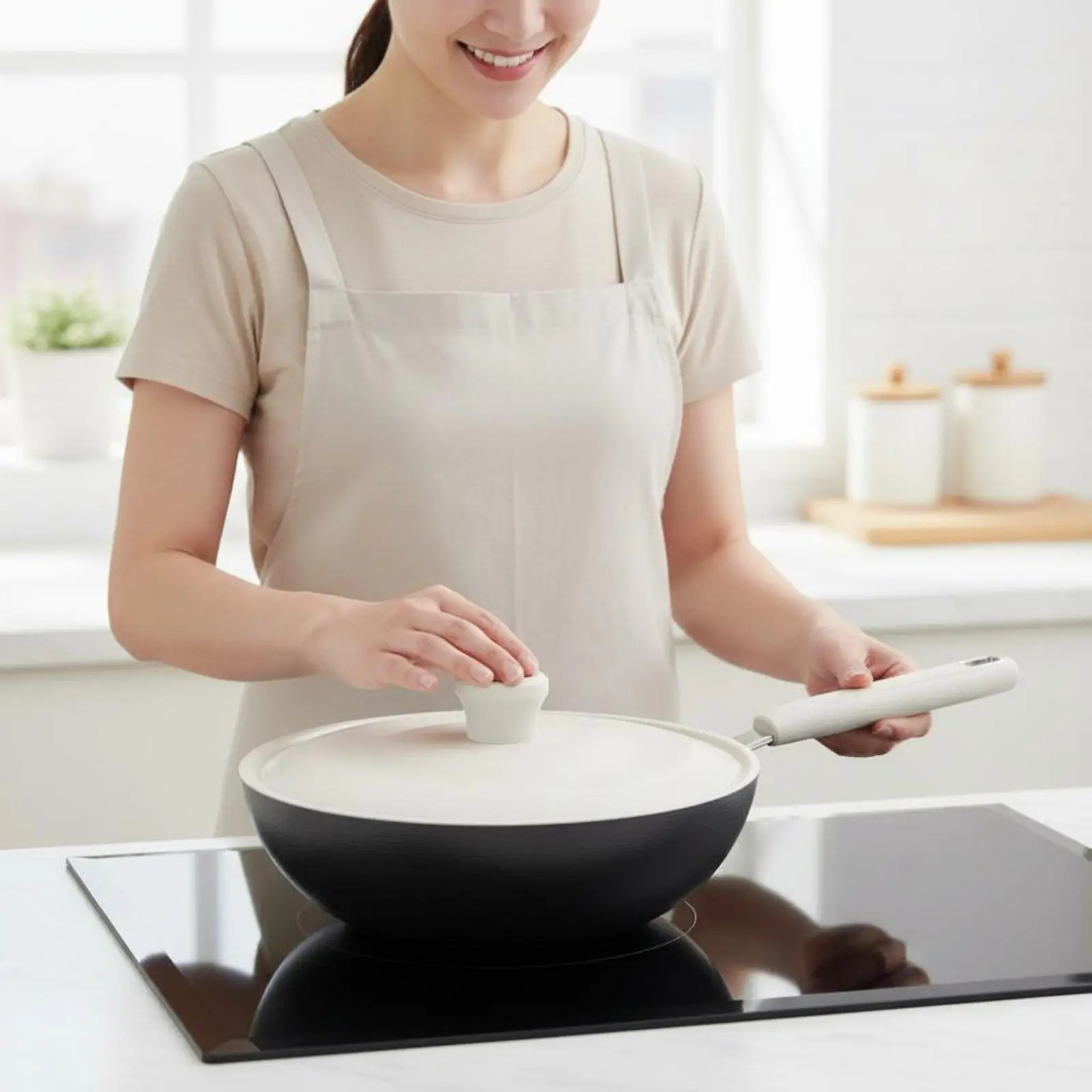 Flat Bottom Wok Induction Compatible Lightweight Iron Wok Heat Retention Uncoated Iron Frying Pan for Women