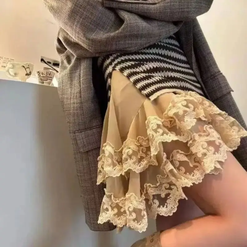 موضة جديدة غير النظامية الدانتيل المرقعة تنورة المرأة أنيقة الرجعية عالية الخصر الكشكشة عادية صغيرة التنانير القصيرة Y2k الشارع الشهير