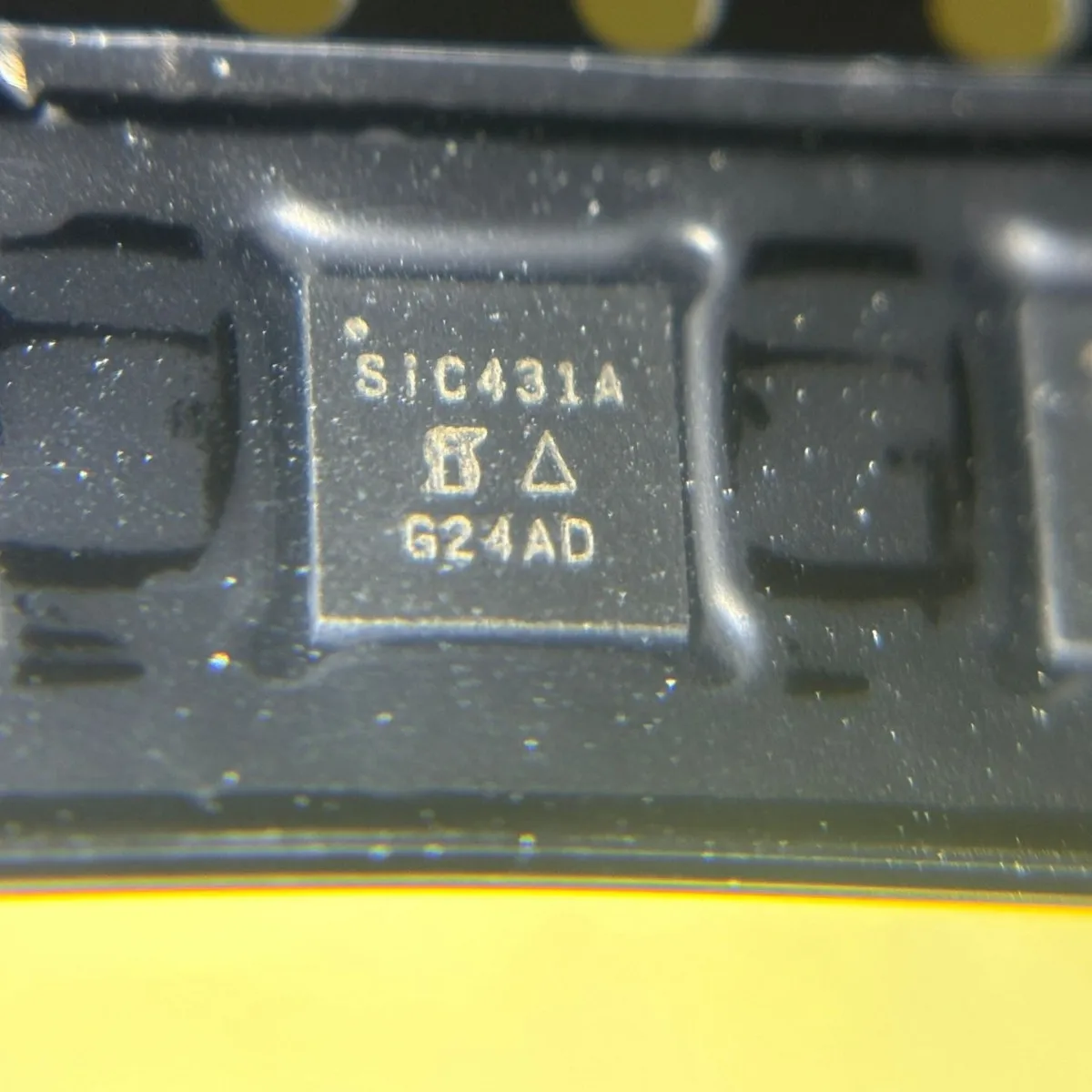 

Оригинальная интегральная схема SIC431AED-T1-GE3 MLP44-24L (4x4) с шелкографией SIC431A IC