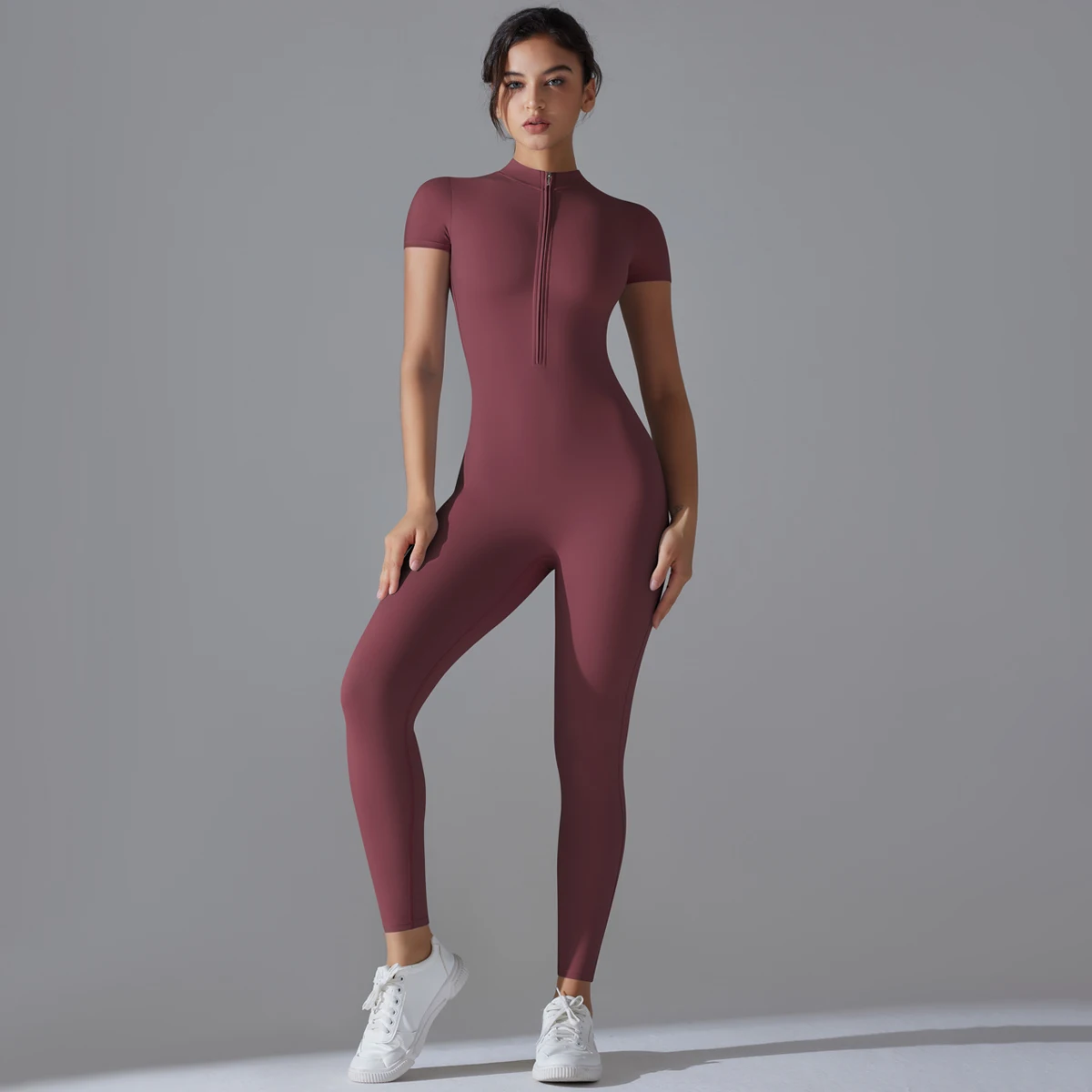 Conjunto de Yoga para mujer, monos de una pieza con cremallera, manga corta, gimnasio, ropa de entrenamiento de realce, mono de Fitness, ropa deportiva, chándal
