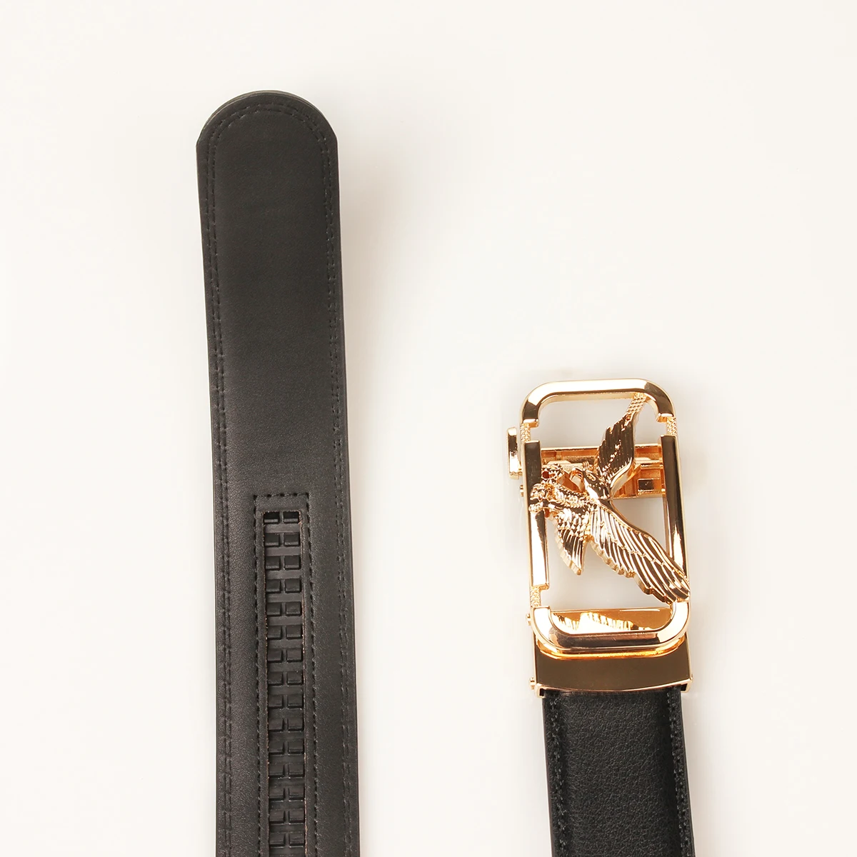 Marca de luxo Cintos de grife masculinos, negócios casuais, fivela personalizada, liga durável, águia voadora, cinto macio, estilo jeans