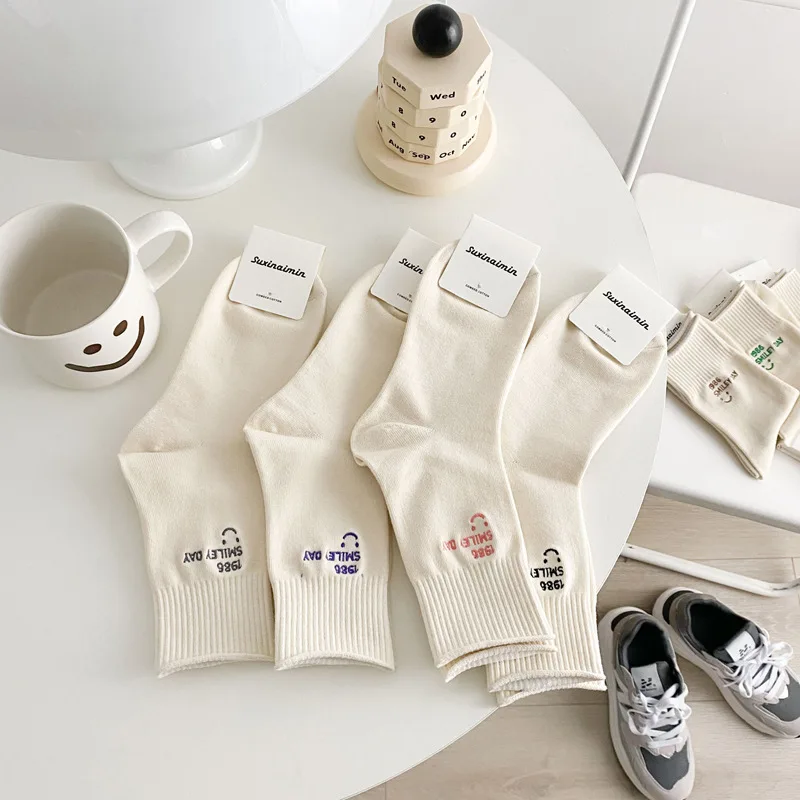 

3 Pairs Spring And Autumn Women's Mid-tube Socks White Smiley Preppy Alphabet Embroidery Tide Cotton