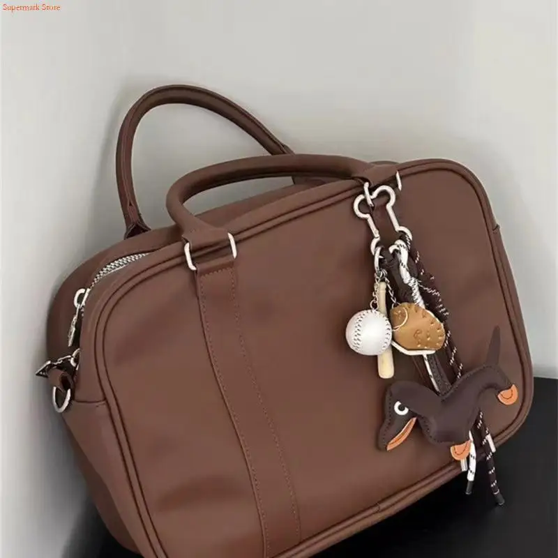 Q5WE Fashionable Retro Sausage Dog Keyring Fashionable Sturdy PU Jewelry Accessory for Collectors and Trendsetters Use