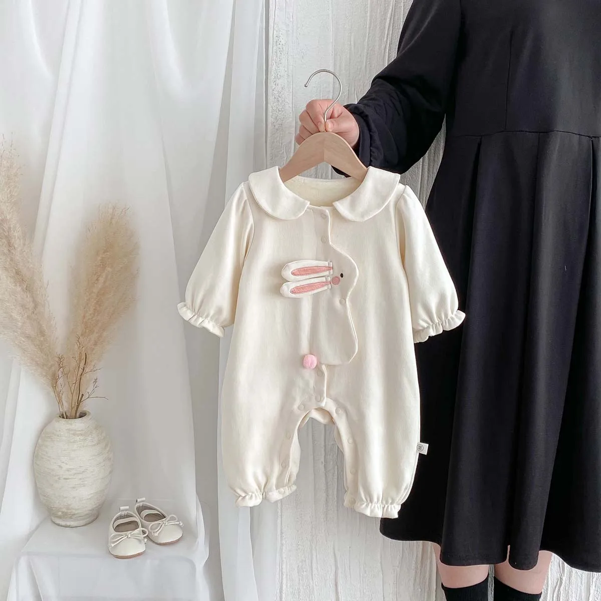 

Autumn and Winter Newborn Baby fleece-lined jumpsuit Baby Girl Cute Rabbit Open Button Clothes Autumn Cute Go Out jumpsuit