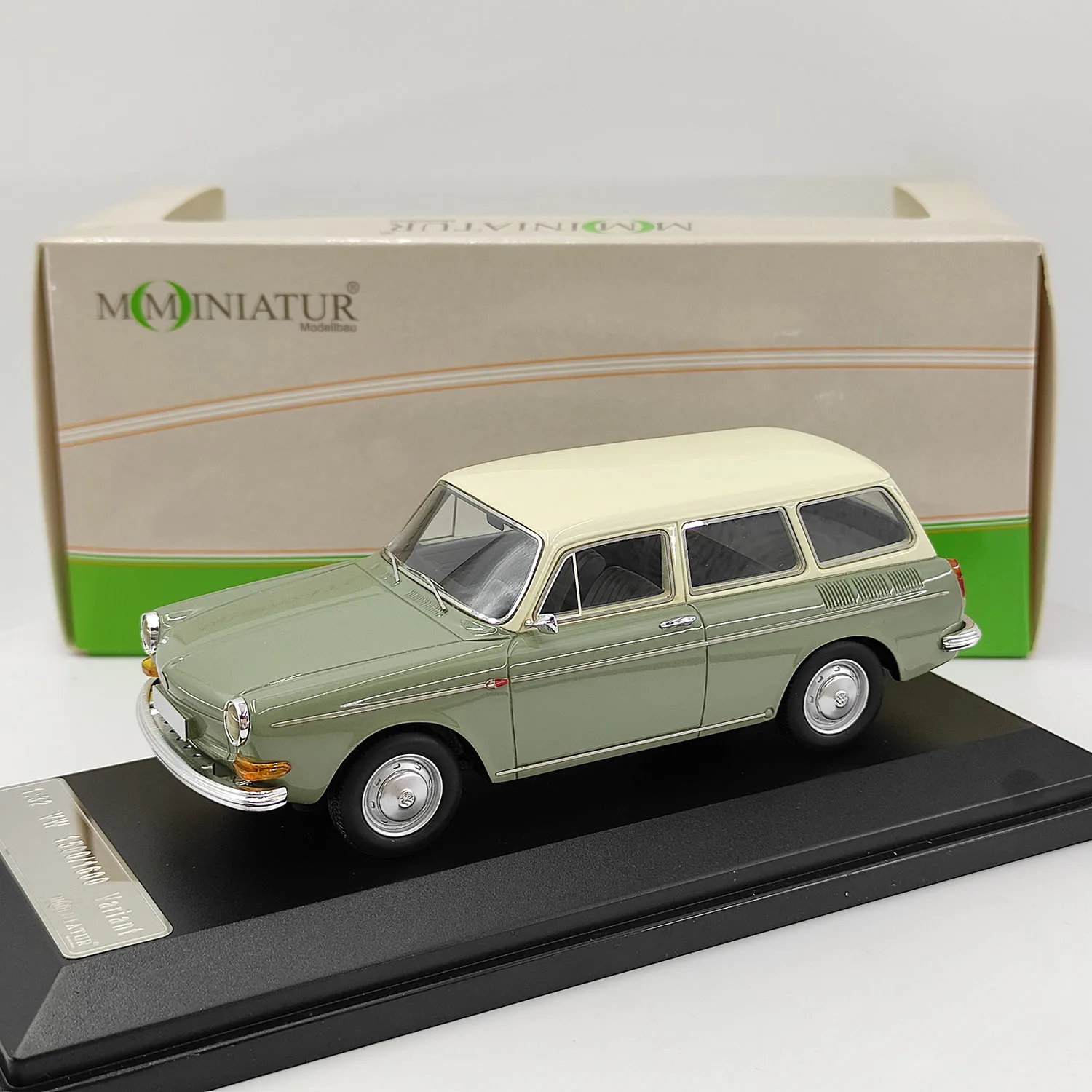 

Diecast MOMINIATUR 1/32 Scale VW 1500/1600 Variant Resin Car Model Collectible Toy Gift Souvenir Display Ornament