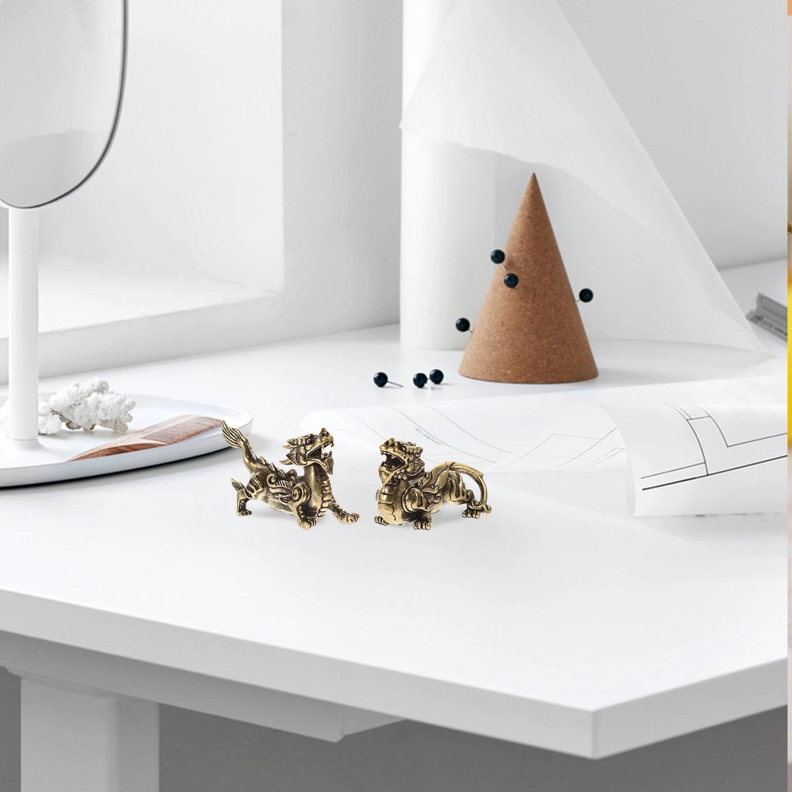 

2pcs Brass Kylin Statues Retro Auspicious Beast Figurines Vintage Desktop Decor Miniature Animal Ornament Creative Craft Statue