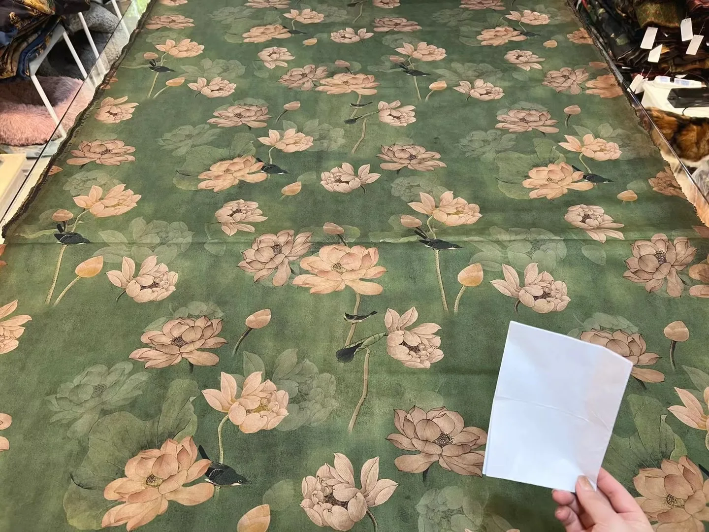 

Высокое качество переднего спрея Xiangyun пряжа поверхность платье Cheongsam костюм ткань высококачественная натуральная шелковая ткань