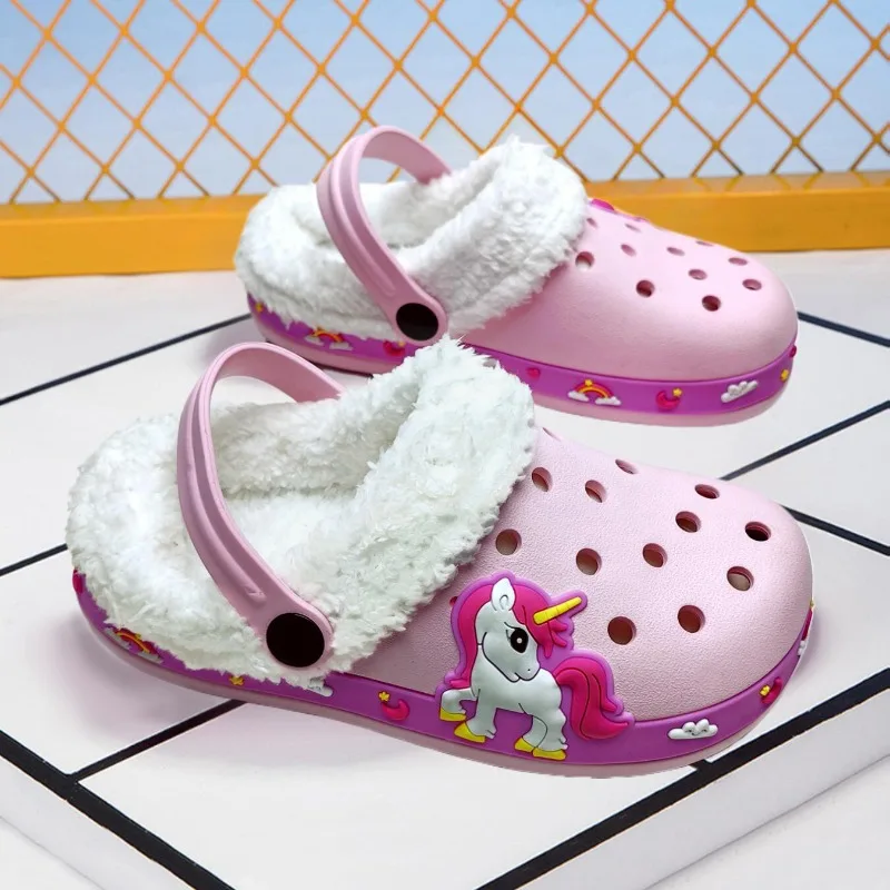 أحذية قطنية شتوية للأطفال قباقيب قطيفة دافئة للأطفال أحذية حديقة خارجية للأولاد والبنات شباشب منزلية ناعمة ومريحة