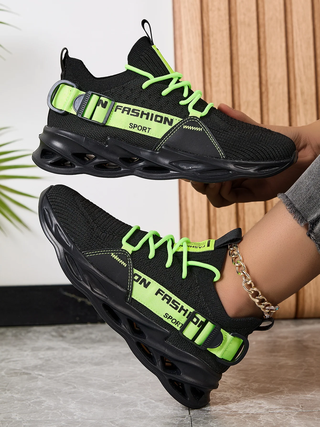 

Men's Sport Shoes Black Green Mesh Breathable Running Sneakers Cushion Non-slip Outdoor Walking Jogging Shoes for Men