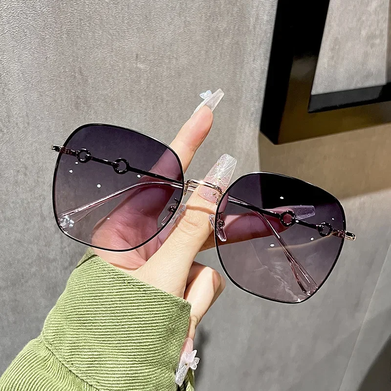 

New luxury designer sunglasses for women simple versatile anti-ultraviolet polarized sunglasses travel sun protection glasses