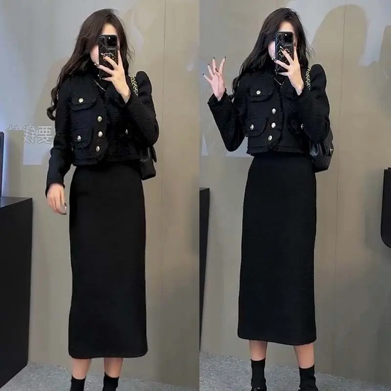 Fashion Set for Women in Spring and Autumn New Korean Version of Socialite\'s Small Fragrance Style Short Top Two-piece Set