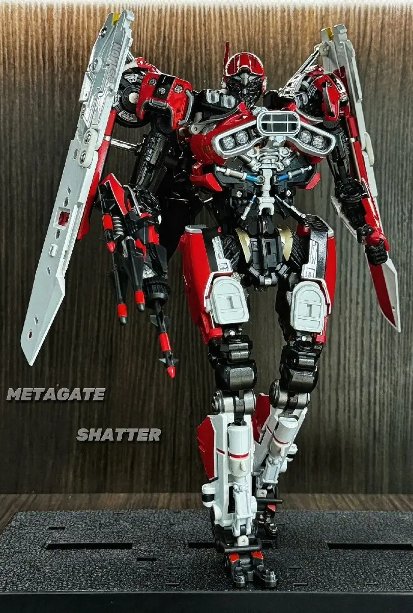 

Reprint in Stock, Transforming Toy METAGTE MG05 Crusher, Red Fantasy, Triple-Changer Warrior, Posable Figure, Collectible Gift