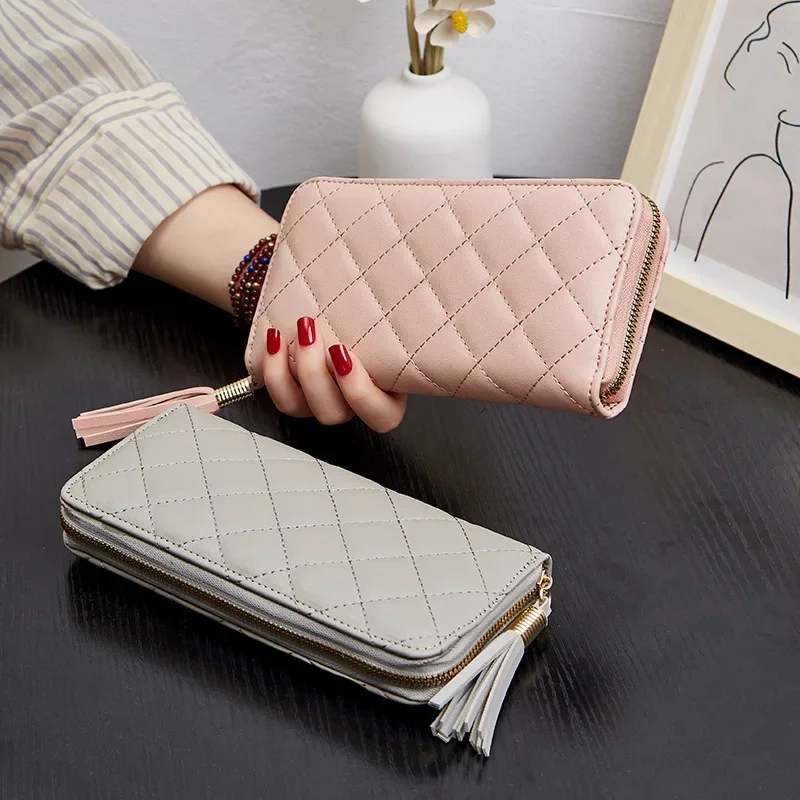 New Fashion Long Embroidered Diamond Grid Wallet with Simple and High-quality Design