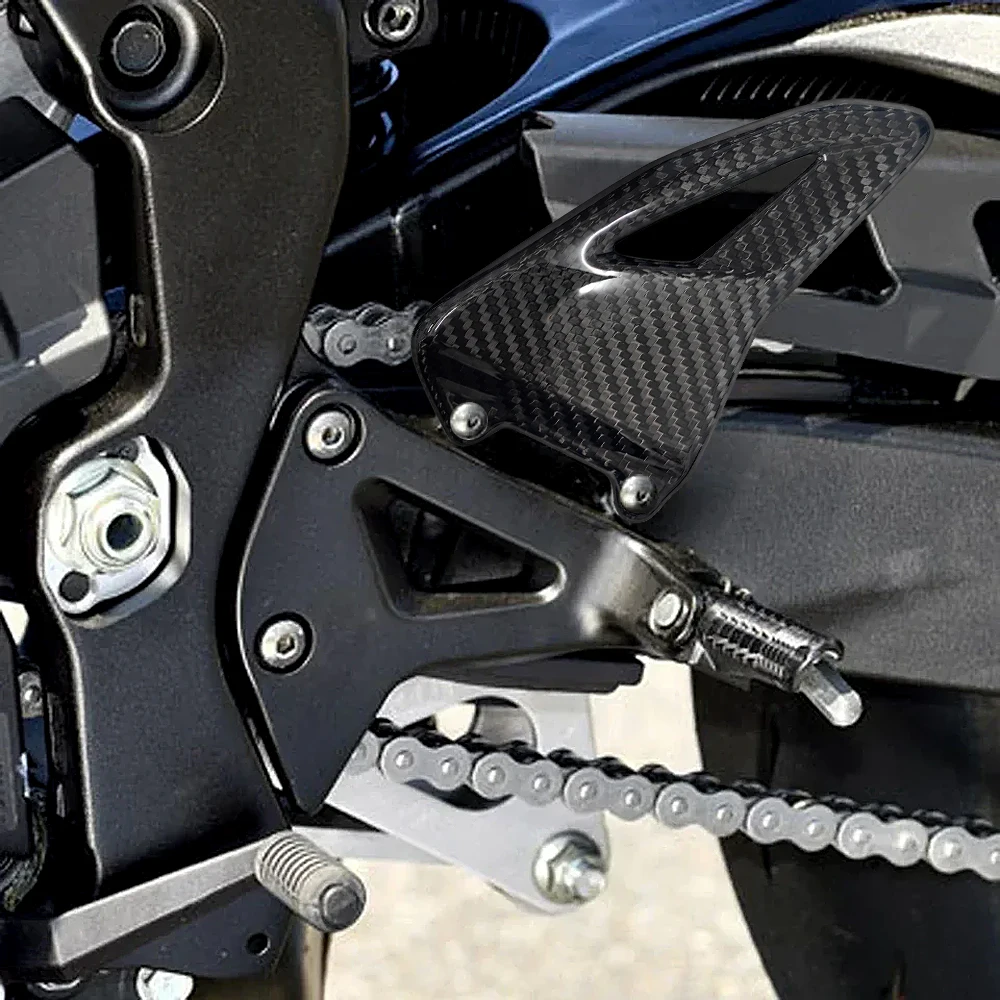 

Для мотоциклов Suzuki GSXR 1000 2017-2024, GSX-R1000 2017-2024, моделей 2023 года: Декоративная защита пятки для мотоциклетных подножек из углеродного волокна