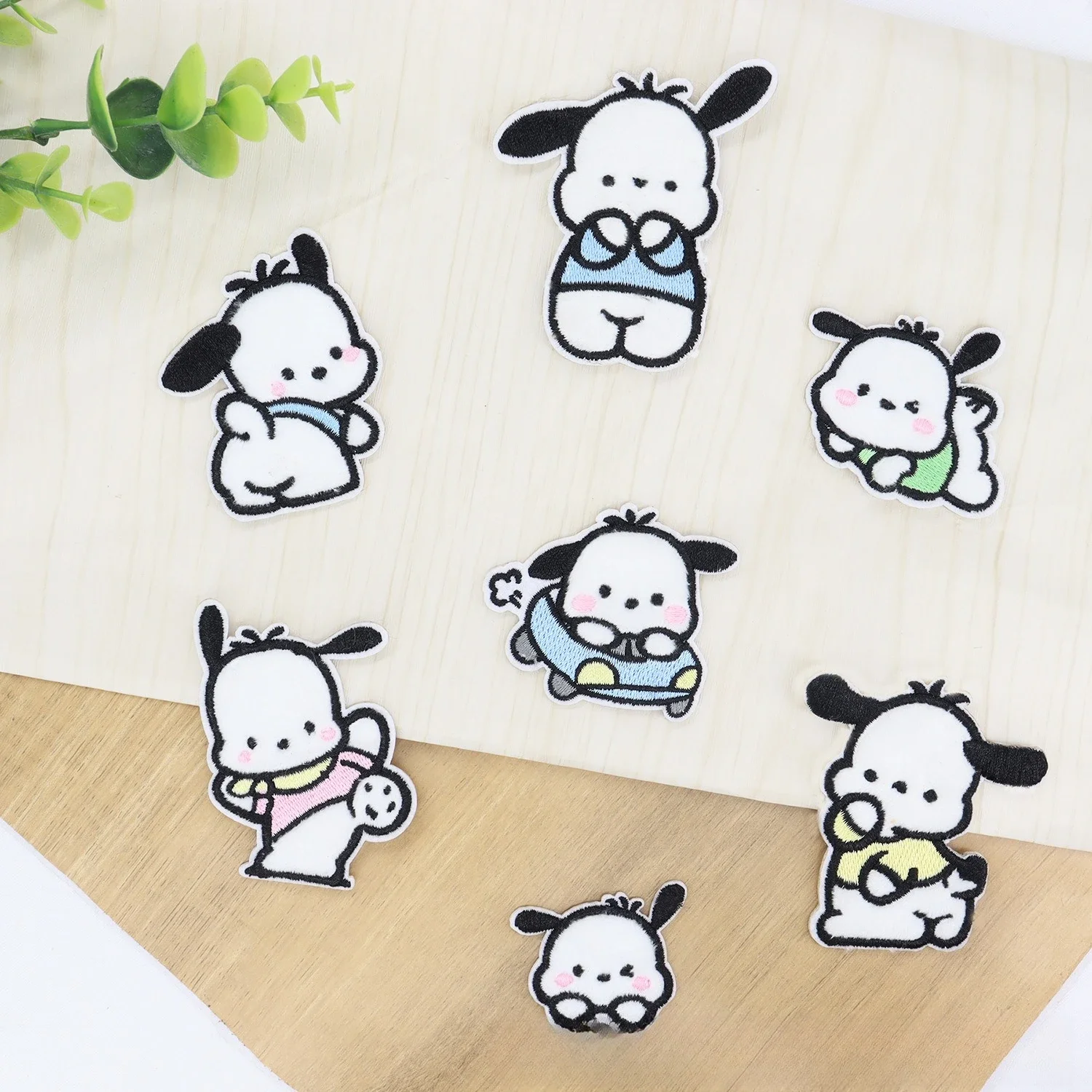 

Miniso Pacha dog embroidery patch, cloth patch, clothes and shoes self-adhesive embroidery patch