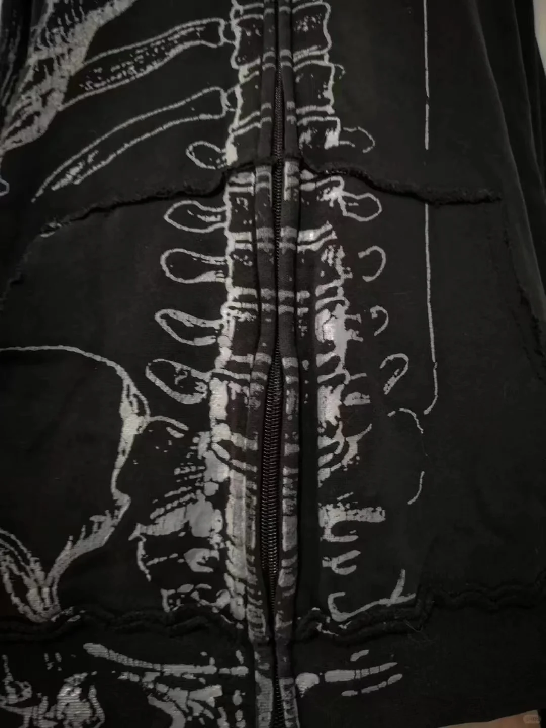 سترة Y2K ذات ثقافة فرعية عتيقة للشارع باللون الأسود على شكل جمجمة وياقة واقفة للرجال والنساء ملابس علوية مخملية للخريف والشتاء #3