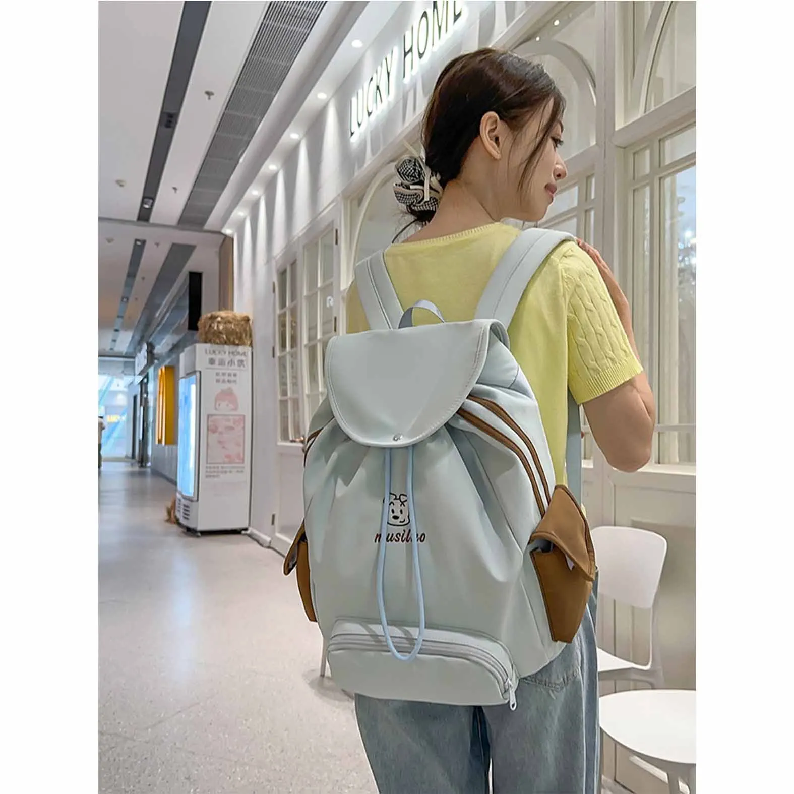 Cute Dog Bundle Pocket Drawstring Backpack Large Capacity Outdoor Mountaineering Backpack University Computer Travel Backpack