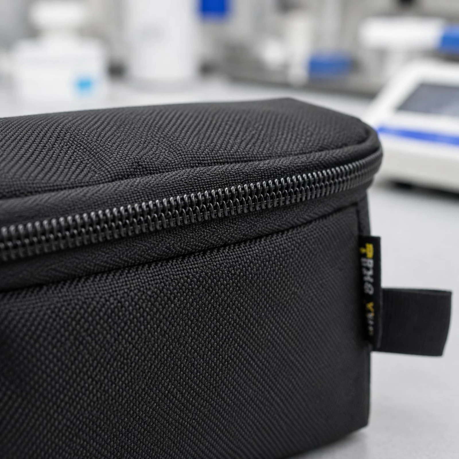 

Handheld Storage Bag Rectangular Zippered Storage Bag Zip Pouch Black Carrier Lightweight