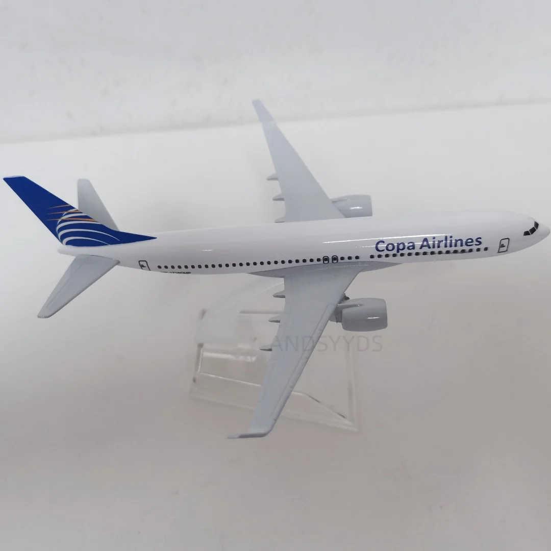 Diecast Metal Alloy Aircraft 16cm B737 Copa Airways Panama Airplane Model 1/400 Scale with Stand 737 Aviation Plane