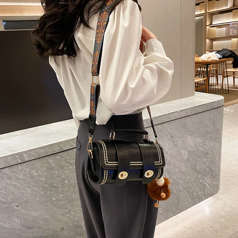 Popular Texture Small Bag Women\'s New Fashion Crossbody Bag Senior Sense Fashion Boston Cylinder Bag