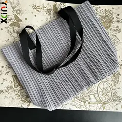 Miyake pieghettato alla moda Casual con coulisse piccola borsa quadrata borsa sportiva in tinta unita borsa da banco Casual Phablet cellulare