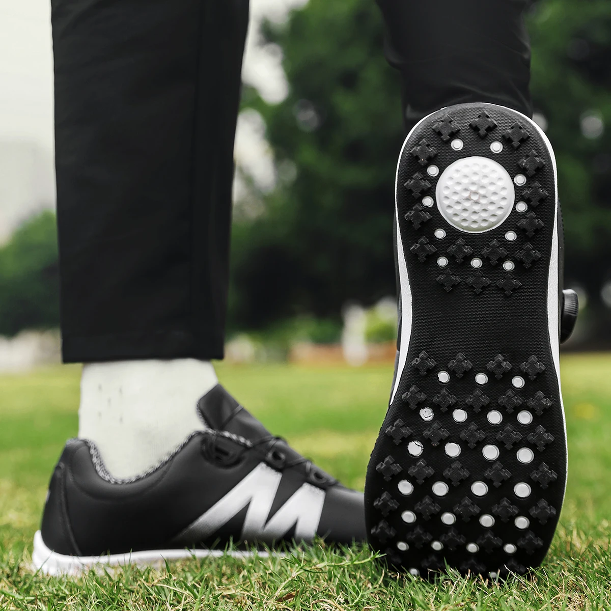 Unisex Spikeless Golf Shoes Waterproof Non‑Slip Rubber Outsole Breathable Cushioned Sneakers for Golf Course Outdoor Training