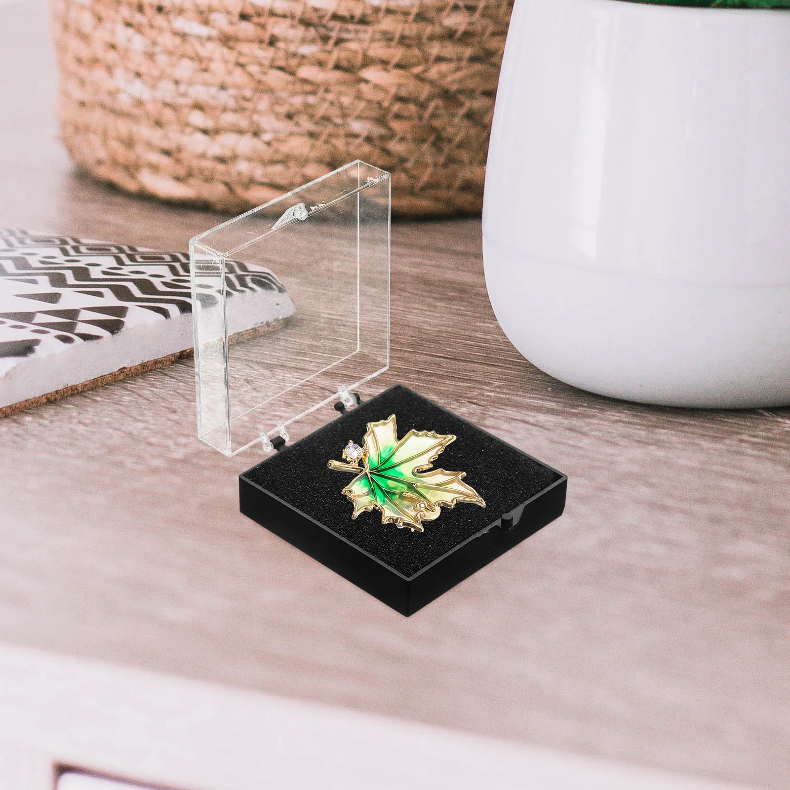 

10Pcs Stylish Badge Case Durable Plastic Material Specimen Gemstone Organizer Gift Lapel Pin Box Badge Case Jewelry Box