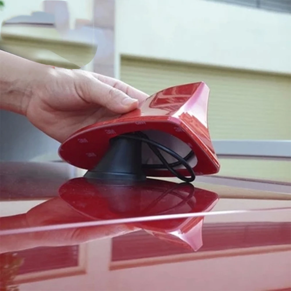 Car Antennas Shark Fin Antenna Auto Radio Signal Aerials Roof Antennas For Universal Kia/Nissan/Toyota/Hyundai/BMW Car Styling