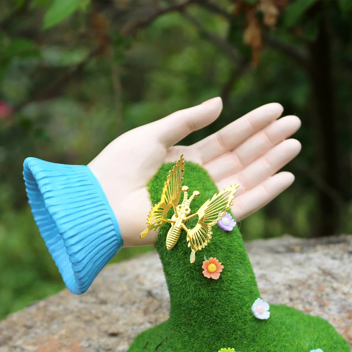 

Moving Butterfly Sculpture - Flocked Hand Resin Decor for Home