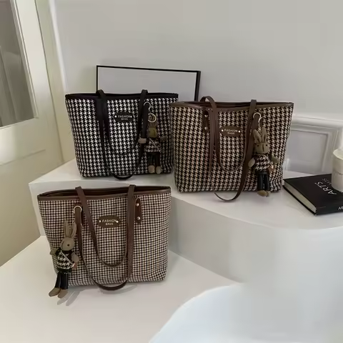 A stylish women's shoulder bag with a thousand bird grid and a large capacity, exuding a foreign style