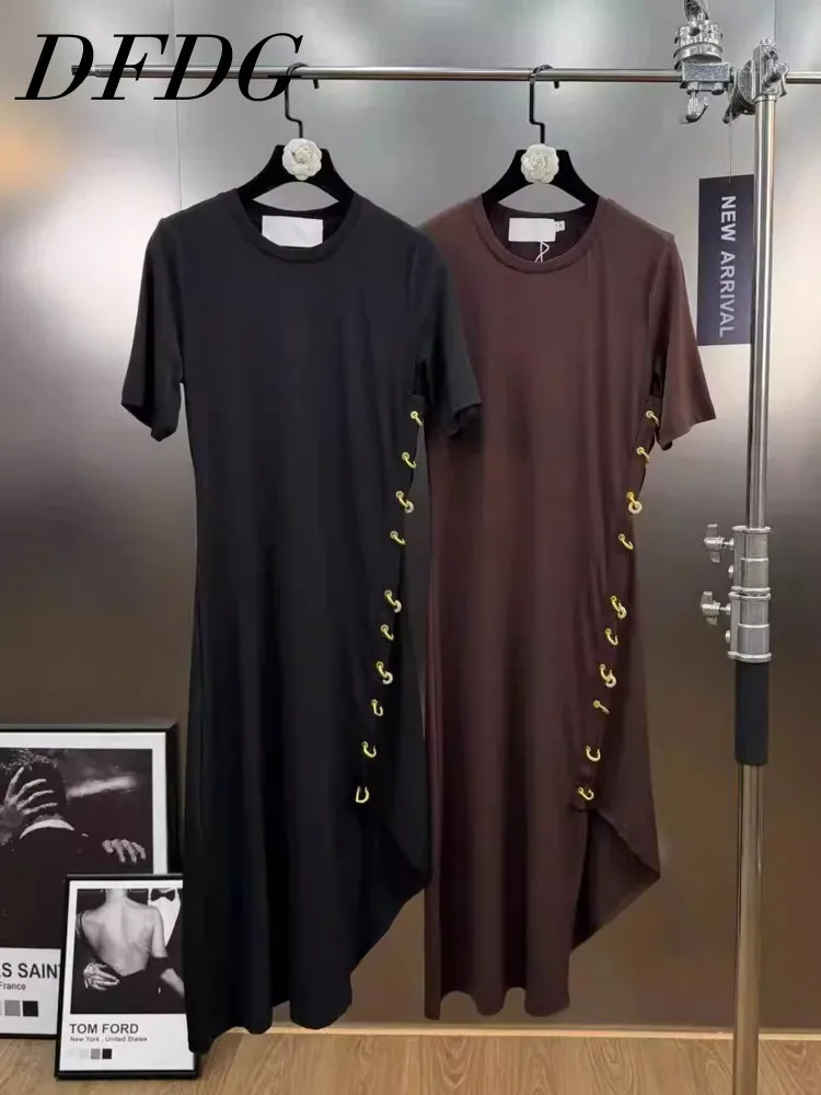 Sukienka damska DFDG, elegancka, dzianinowa, na wiosnę i lato 2025, z okrągłym dekoltem, bez rękawów, z kryształowym pierścieniem, rozcięciem, dopasowana, minimalistyczna, jednolita, midi.