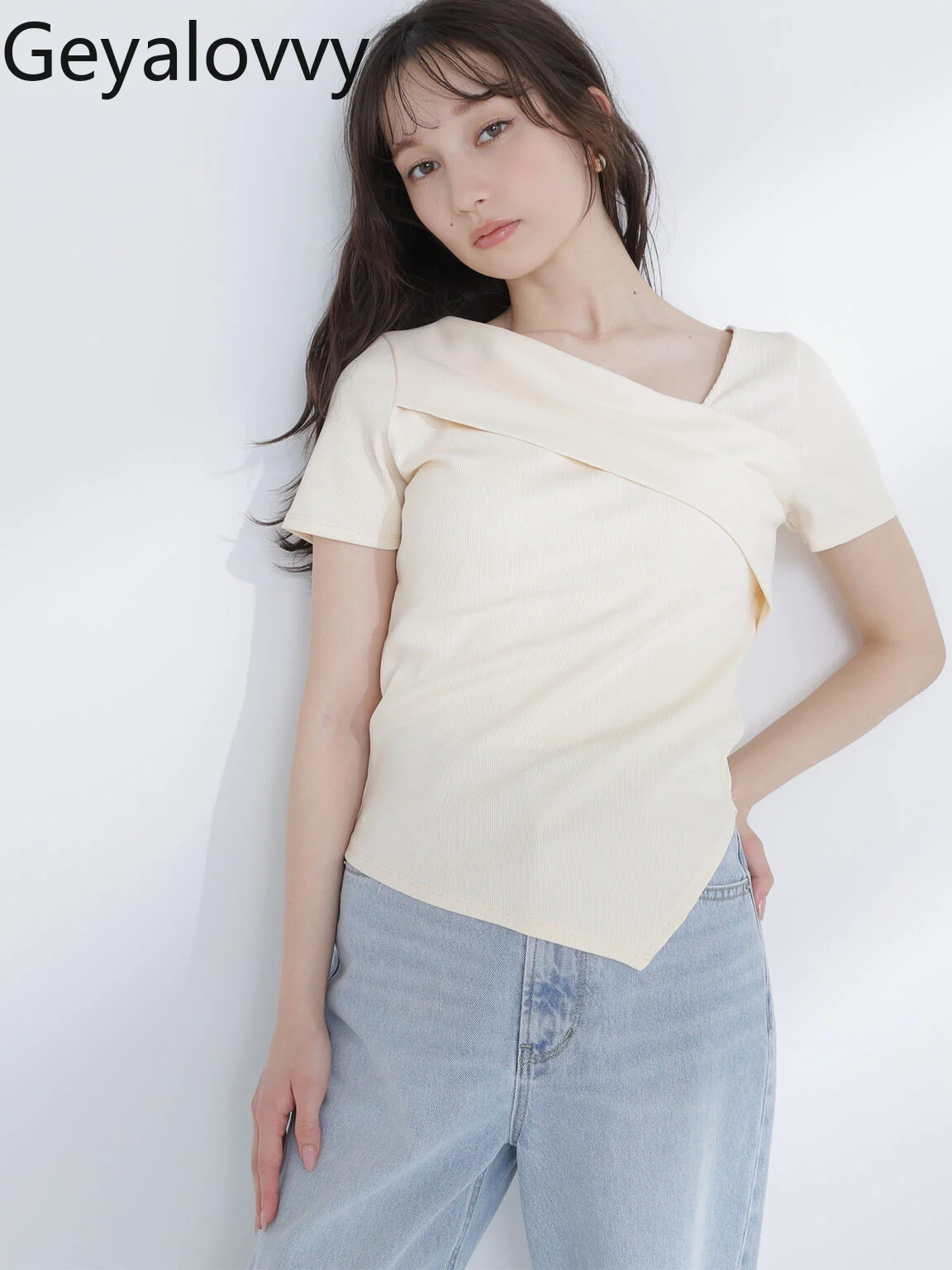 

Женские топы в японском стиле, асимметричные футболки с косым вырезом, оригинальный дизайн, короткий рукав, модные повседневные футболки для женщин