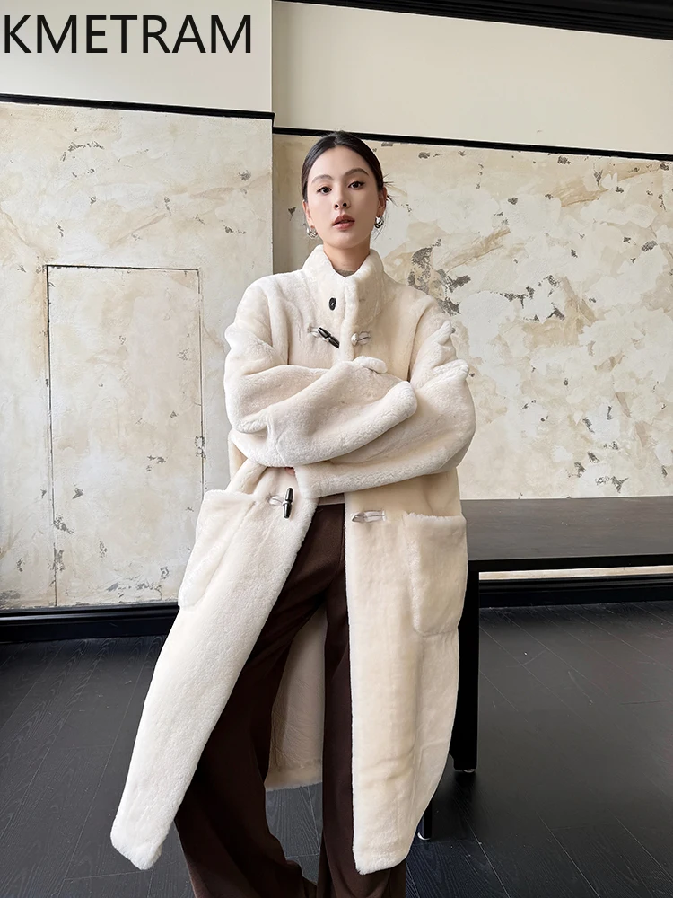 سترة من صوف ميرينو الطبيعي لعام 100% من جلد الغنم مزدوجة الوجه معطف نسائي طويل من الفرو الحقيقي ملابس شتوية للنساء 2025 حذاء نسائي