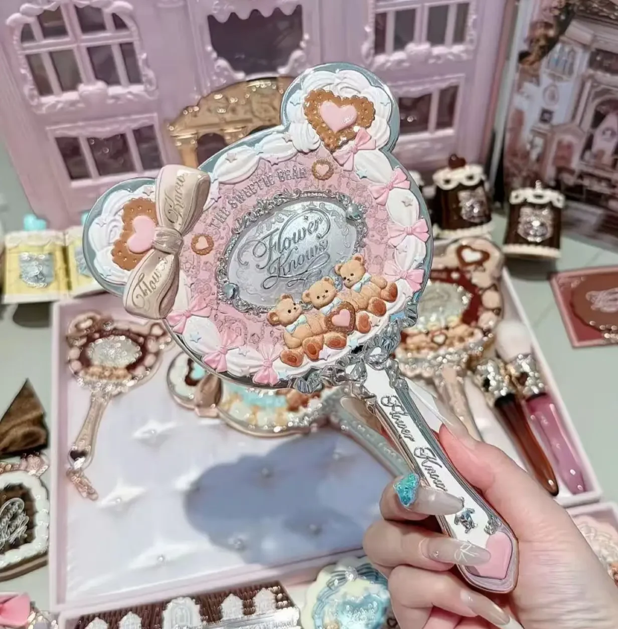 Flower Know Little Angel Midsummer Night Butterfly Cloud Shoulder Series Handheld Mirror  Exquisite Soothing Makeup Tools