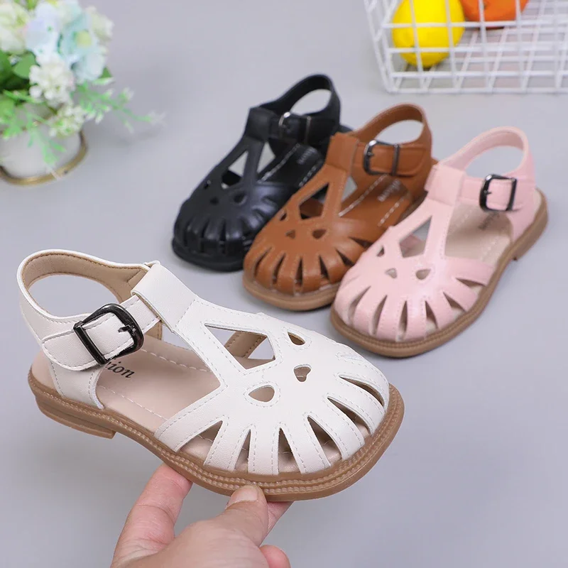 2025 Kid Sandals Cut-outs T-strap Hollow Children Princess Sandal for Girls Soft Sweet Classic High Quality Toe-capped Anti-kick