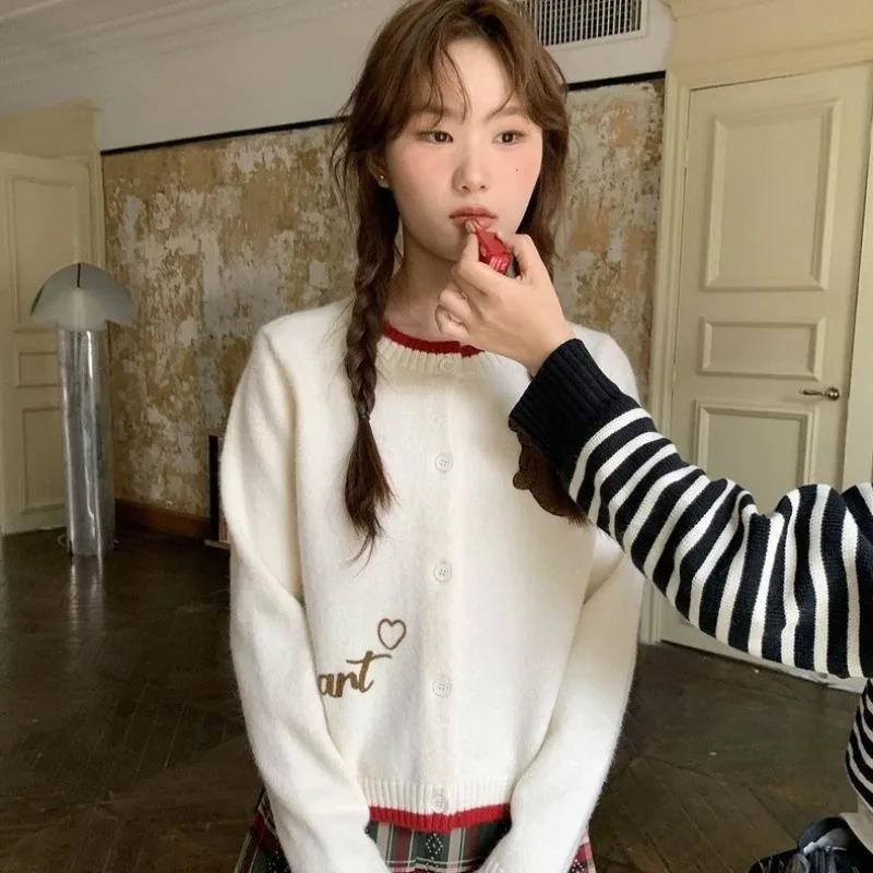 

Cute color blocking embroidered knitted cardigan women's spring new item niche loose long sleeved top