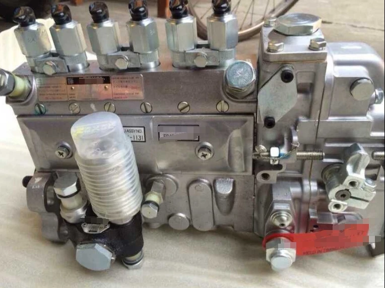 

6BT/6D102 fuel i-njection pump 4063845, PC200-6/PC220-6 excavator engine parts 6738-71-1530