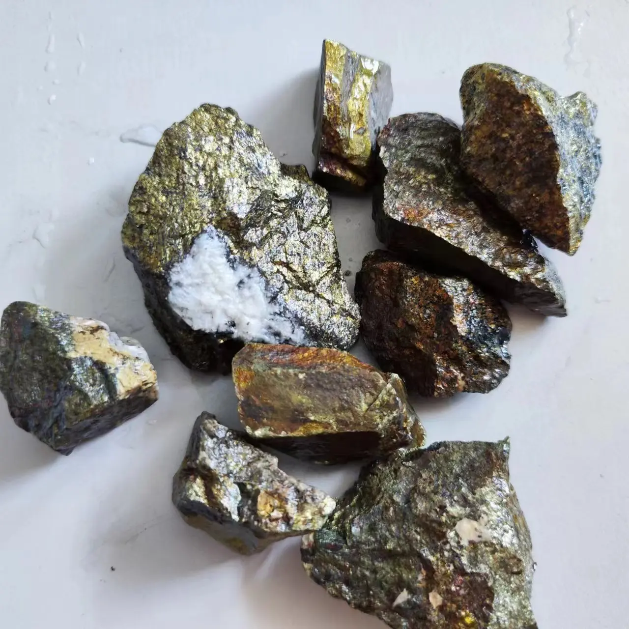 Natural Home Decoration Chalcopyrite Stone Copper ore a Trace of Gold and Silver Mineral Specimens Teaching Experiment Ore