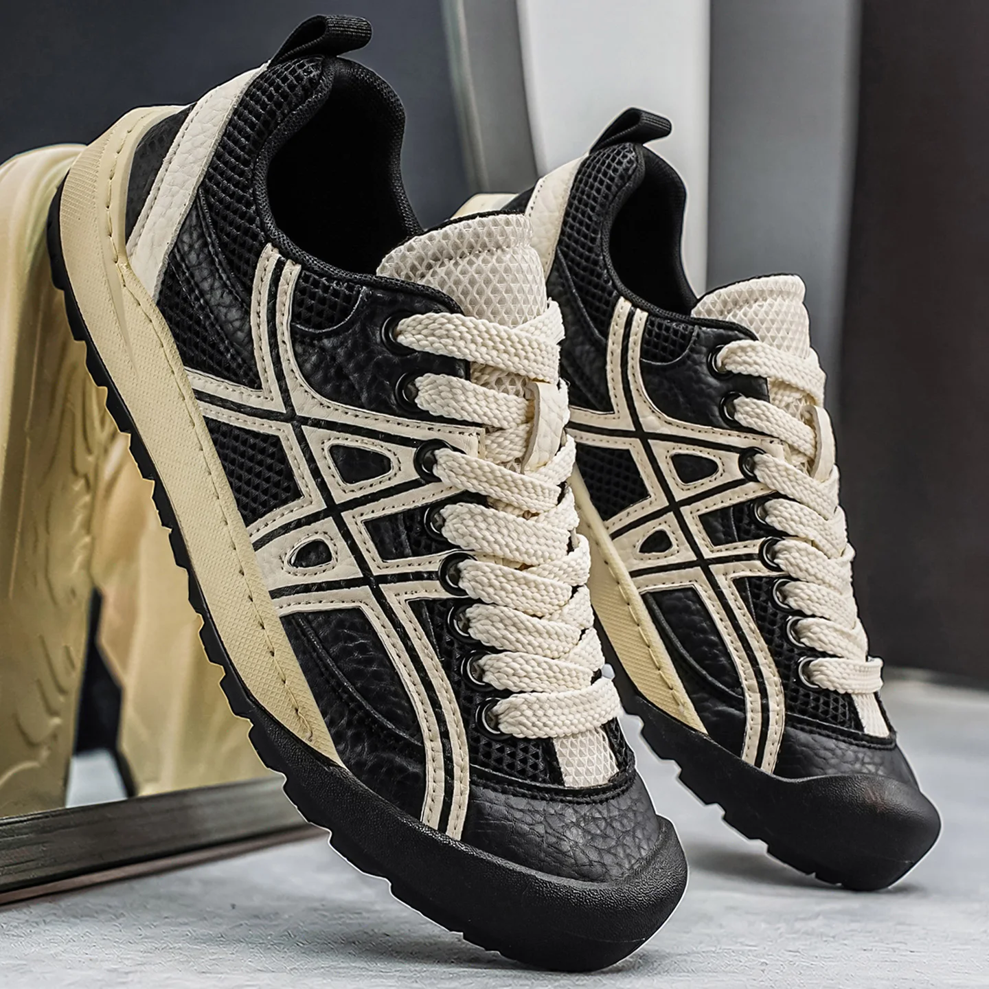 Men's Breathable Mesh Casual Sneakers Retro Striped Non‑slip Rubber Sole Fashion Street‑wear Walking Shoes Size 39‑44